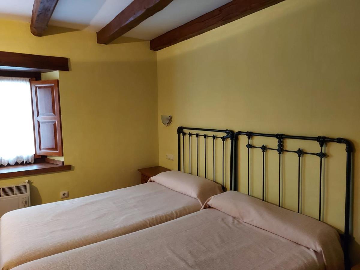 Apartamentos Rurales Las Rocas De Brez Камаленьо Экстерьер фото